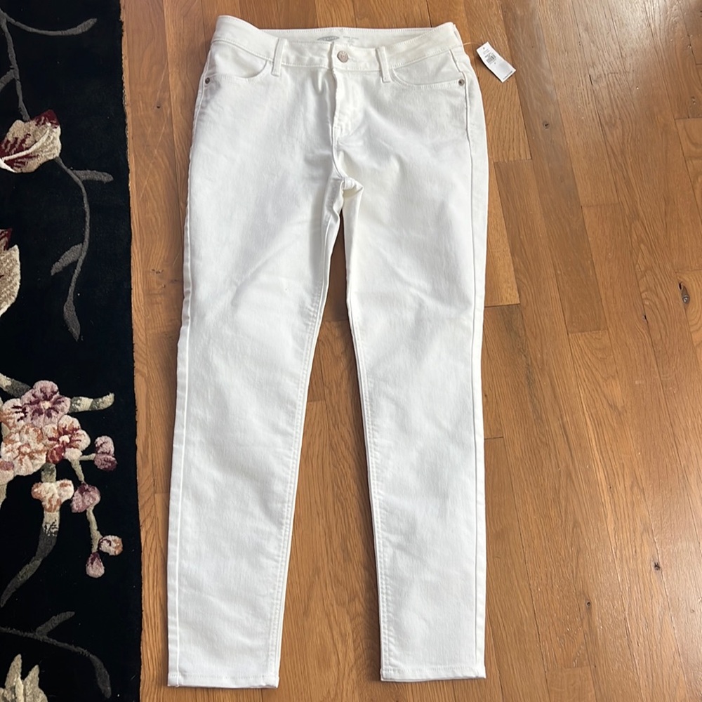 BRAND NEW Women’s white super skinny jeans size 6